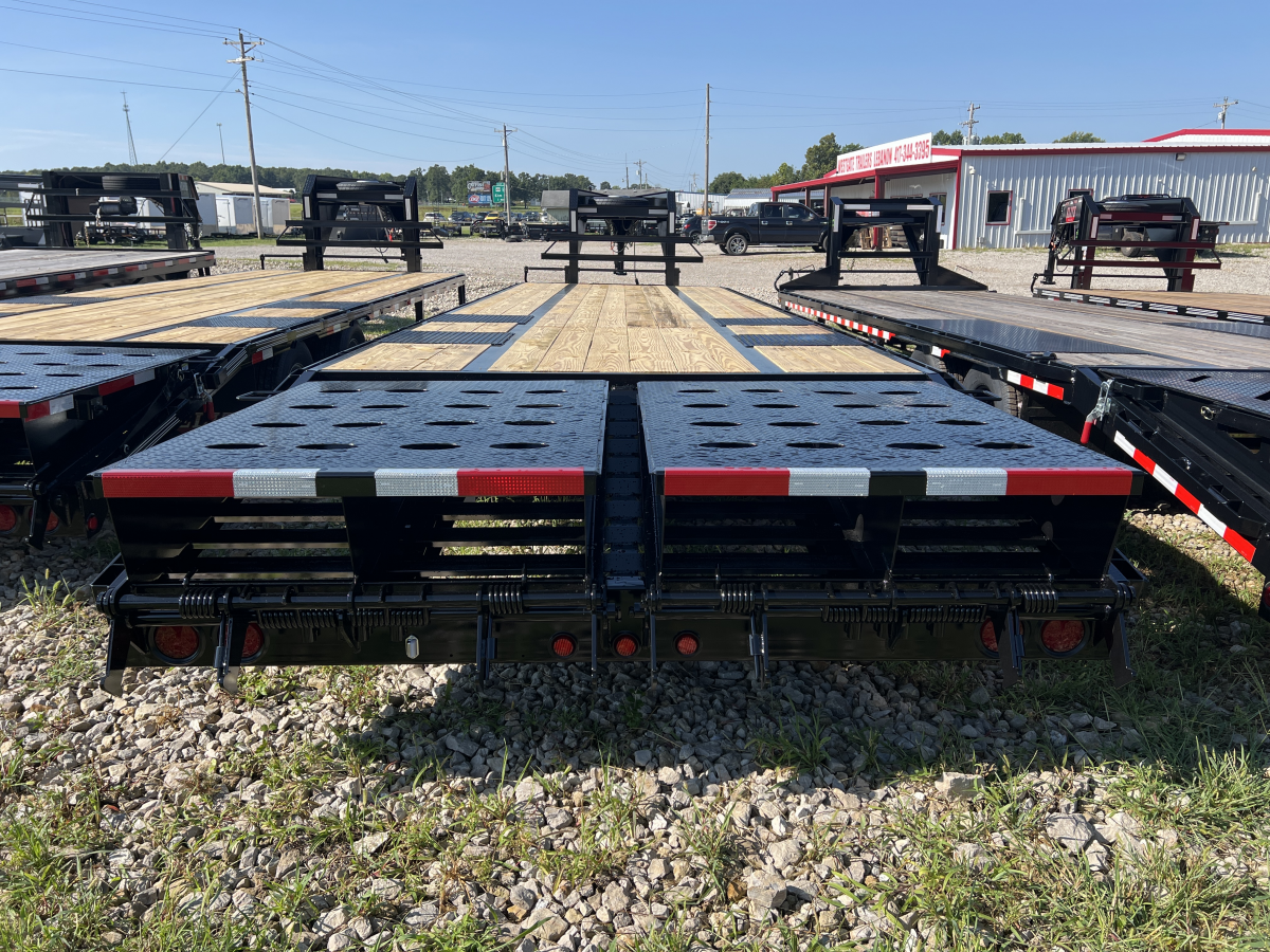 2024 Elite 32' Gooseneck Tandem Dual Flatbed 30672 Photo 2