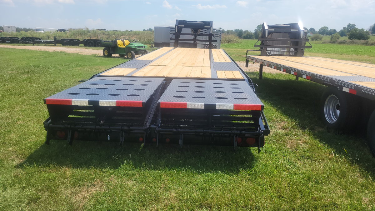 2024 ELITE 30' GN FLATBED SW 2- 7K AXLES  MEGA RAMPS 30564  Photo 2