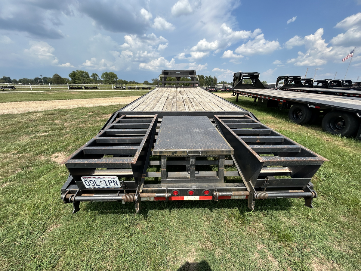 2013 Diamon T 25’ Flatbed 15679 Photo 3