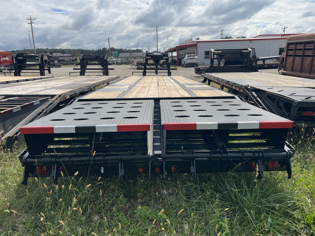 2024 Elite 32' Gooseneck Tandem Dual Flatbed 30669 Photo 2