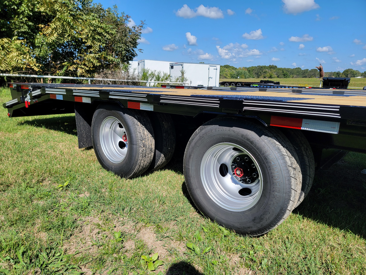 2025 ELITE 30' GOOSENECK FLATBED 30055 Photo 1