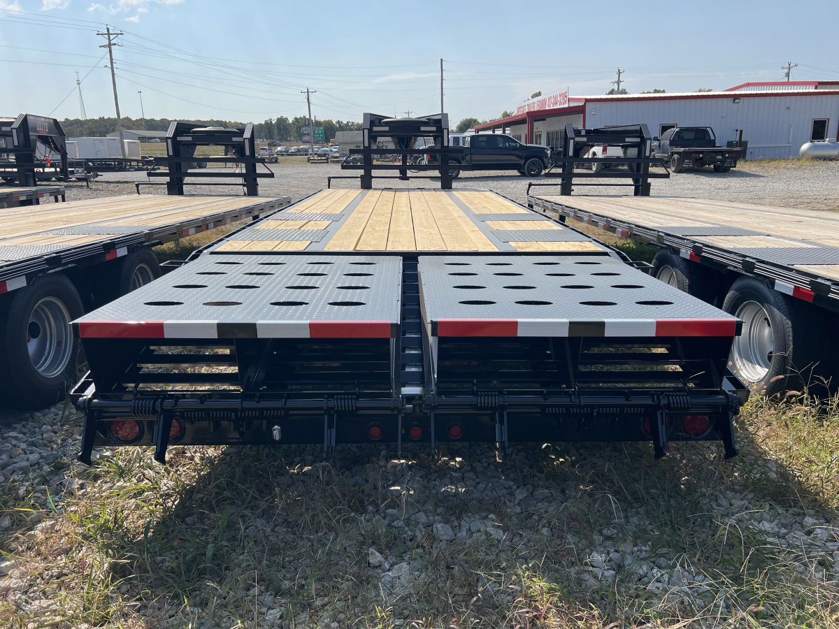 2025 Elite 25' Gooseneck Tandem Dual Flatbed 30005 Photo 2