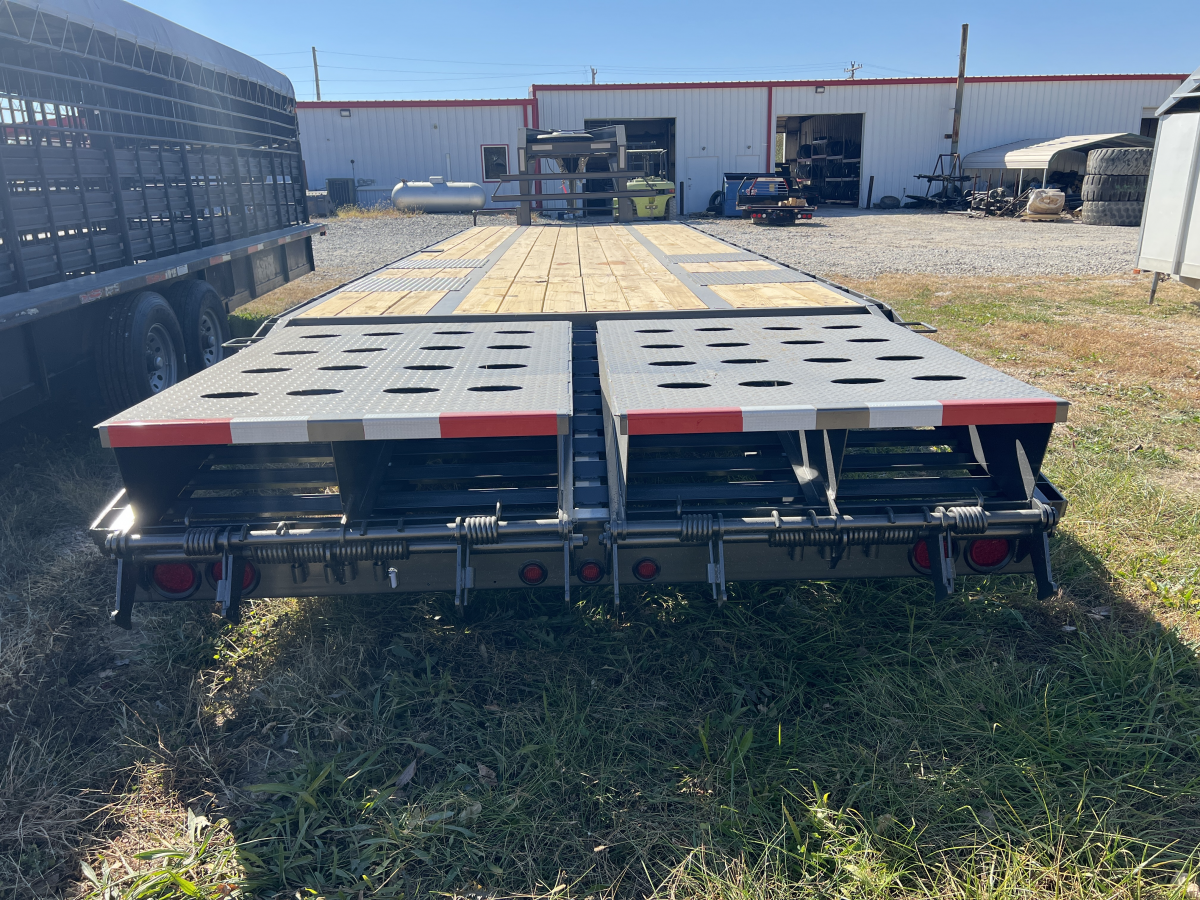 2025 Elite 30' Gooseneck Tandem Dual Flatbed 30054 Photo 2