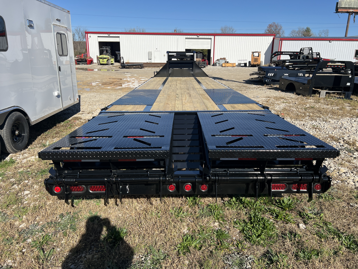 2025 Ironbull 32' Gooseneck Tandem Dual Flatbed 03972 Photo 2